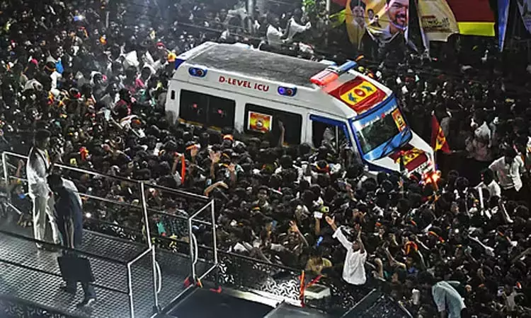 கரூர் சம்பவம்; சி.பி.ஐ.யிடம் ஆதாரங்களை ஒப்படைத்த த.வெ.க.