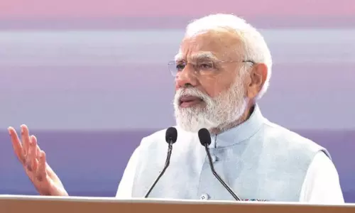 வந்தே மாதரம் பாடல் விவகாரம்: பிரதமர் மோடி மன்னிப்பு கேட்க காங்கிரஸ் வலியுறுத்தல் வந்தே மாதரம் பாடல் விவகாரம்: பிரதமர் மோடி மன்னிப்பு கேட்க காங்கிரஸ் வலியுறுத்தல்