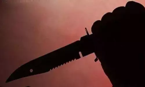 மெரினா கடற்கரையில் தூங்கிய ஆட்டோ டிரைவருக்கு நேர்ந்த கதி:  கல்லூரி மாணவர் வெறிச்செயல்