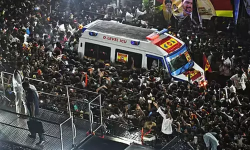 கரூர் சம்பவம்; சி.பி.ஐ.யிடம் ஆதாரங்களை ஒப்படைத்த த.வெ.க.