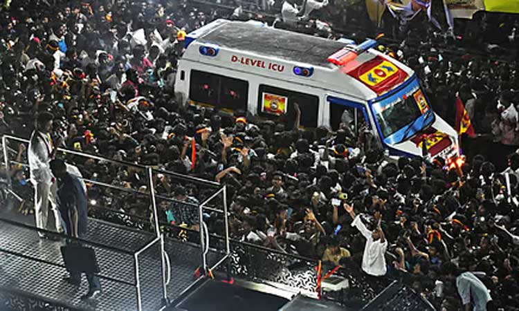 கரூரில் 41 பேர் பலியான விவகாரம்: தவெக நிர்வாகிகளுக்கு முன்ஜாமீன்