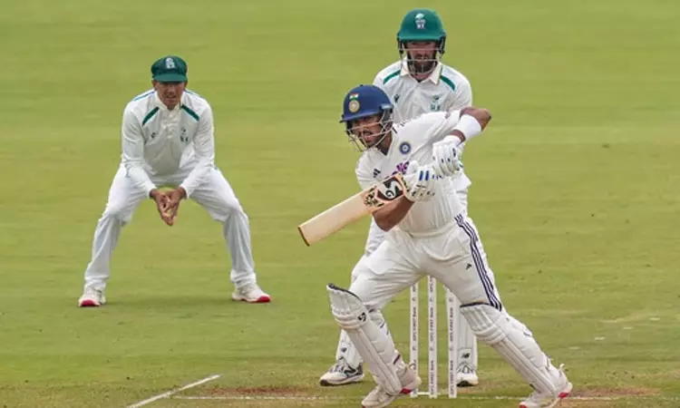 2-வது டெஸ்ட்: தென் ஆப்பிரிக்கா ஏ அணிக்கு இமாலய இலக்கு நிர்ணயித்த இந்தியா ஏ 2-வது டெஸ்ட்: தென் ஆப்பிரிக்கா ஏ அணிக்கு இமாலய இலக்கு நிர்ணயித்த இந்தியா ஏ