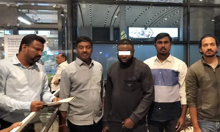 இந்தியாவில் சட்டவிரோதமாக 13 ஆண்டுகள் தங்கி இருந்த நைஜீரியர் நாடு கடத்தல்