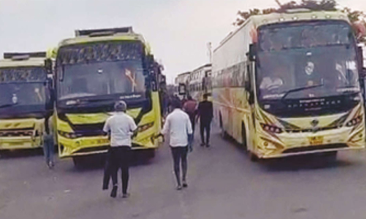 கேரளா செல்லும் தமிழக ஆம்னி பஸ்கள் 2-வது நாளாக எல்லைகளில் நிறுத்தம்