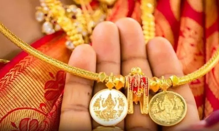 தங்கம் அணிய தடை.. மீறினால் அபராதம் தங்கம் அணிய தடை.. மீறினால் அபராதம்