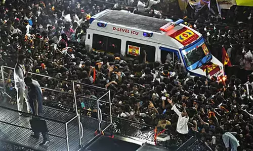 கரூரில் 41 பேர் பலியான விவகாரம்: தவெக நிர்வாகிகளுக்கு முன்ஜாமீன்