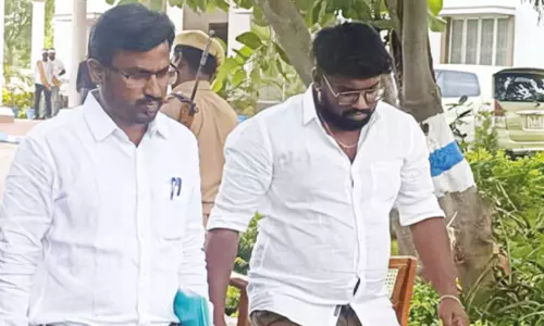 தவெக தலைமை அலுவலக ஊழியர் குரு சரணிடம் சிபிஐ  அதிகாரிகள் விசாரணை