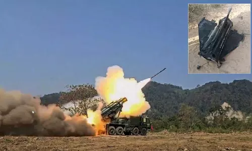 பயிற்சியின்போது ஏவுகணை பாகம் கிராமத்தில் விழுந்ததால் பரபரப்பு பயிற்சியின்போது ஏவுகணை பாகம் கிராமத்தில் விழுந்ததால் பரபரப்பு