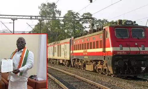 செங்கோட்டை- தாம்பரம் ரெயிலை தினசரி இயக்க வேண்டும்: மத்திய மந்திரிக்கு நெல்லை எம்.பி. மனு செங்கோட்டை- தாம்பரம் ரெயிலை தினசரி இயக்க வேண்டும்: மத்திய மந்திரிக்கு நெல்லை எம்.பி. மனு