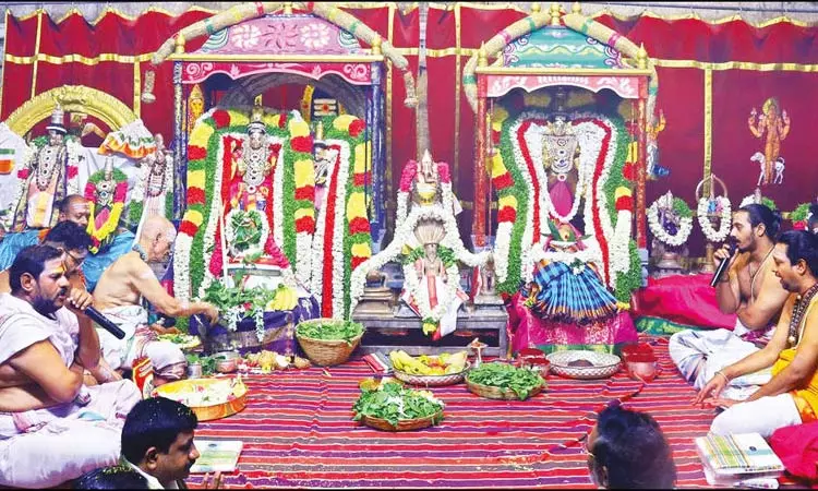 ஸ்ரீகாளஹஸ்தி சிவன் கோவிலில் லட்ச வில்வார்ச்சனை, லட்ச குங்குமார்ச்சனை