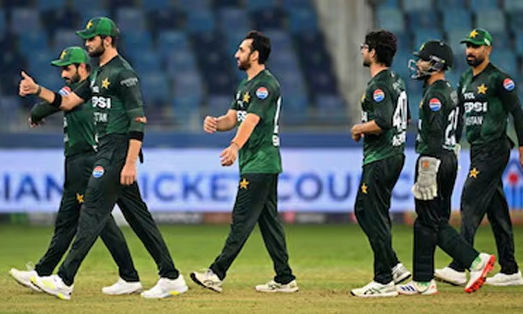 முத்தரப்பு டி20 தொடர்: பாகிஸ்தான் அணி அறிவிப்பு