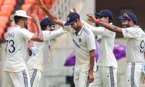 தென் ஆப்பிரிக்காவுக்கு எதிரான டெஸ்ட் தொடர்: காயத்தில் சிக்கிய இந்திய முன்னணி வேகப்பந்து வீச்சாளர்