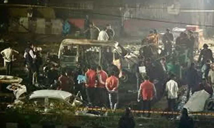 டெல்லி கார் வெடிப்பு - உயிரிழப்பு 12 ஆக உயர்வு டெல்லி கார் வெடிப்பு - உயிரிழப்பு 12 ஆக உயர்வு