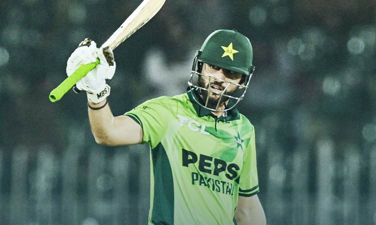 முதல் ஒருநாள் போட்டி: இலங்கை அணிக்கு 300 ரன்கள் இலக்கு நிர்ணயித்த பாகிஸ்தான்