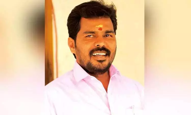 ஊராட்சி மன்ற தலைவர் கொலை வழக்கில் வக்கீல் உள்பட 10... ... இன்றைய முக்கிய செய்திகள்.. சில வரிகளில்.. 12-11-2025 ஊராட்சி மன்ற தலைவர் கொலை வழக்கில் வக்கீல் உள்பட 10... ... இன்றைய முக்கிய செய்திகள்.. சில வரிகளில்.. 12-11-2025