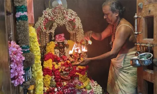 தேய்பிறை அஷ்டமி.. பைரவருக்கு சிறப்பு அபிஷேக ஆராதனை