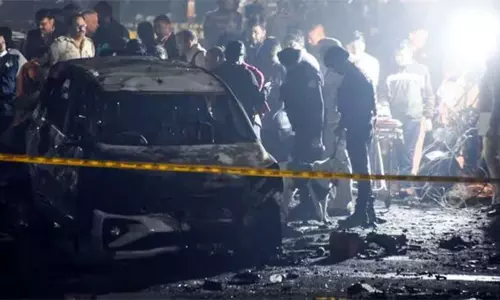 டெல்லி கார் வெடிப்பு: ‘அவர் ஒருபோதும் புர்கா அணிய மாட்டார்..’ - கைதான பெண் டாக்டரின் முன்னாள் கணவர் பேட்டி டெல்லி கார் வெடிப்பு: ‘அவர் ஒருபோதும் புர்கா அணிய மாட்டார்..’ - கைதான பெண் டாக்டரின் முன்னாள் கணவர் பேட்டி