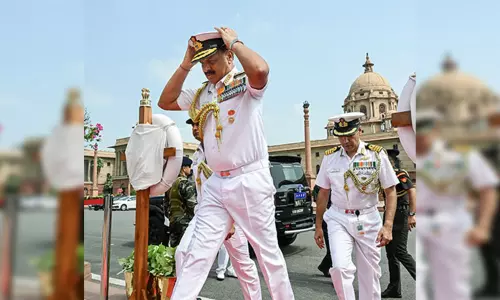 6 நாட்கள் சுற்றுப்பயணமாக அமெரிக்கா சென்றார் கடற்படை தளபதி திரிபாதி