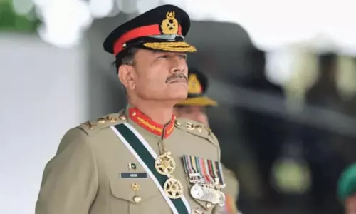 பாகிஸ்தானில் உச்சபட்ச அதிகாரத்தை கைப்பற்றிய ராணுவ தளபதி.. அரசியல் மாற்றம் உருவாகிறதா..?