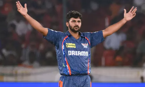 மும்பை அணியில் இணைந்த ஷர்துல் தாக்கூர்