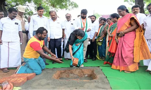 ஸ்ரீவைகுண்டம் அரசு மருத்துவமனையில் நல்லக்கண்ணு பெயரில் கூடுதல் கட்டிடம்: கனிமொழி எம்.பி. அடிக்கல் நாட்டினார்