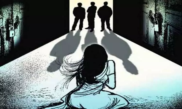 கோவையில் கூட்டு பலாத்காரம் செய்யப்பட்ட கல்லூரி மாணவி சிகிச்சை முடிந்து வீடு திரும்பினார்