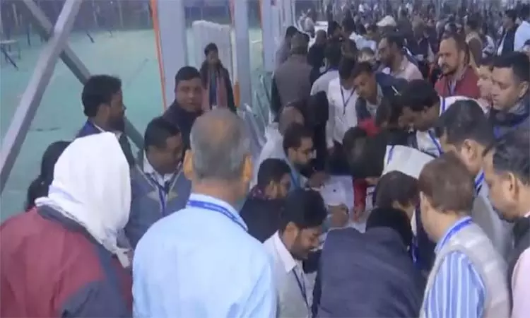 பீகாரில் ஆட்சி யாருக்கு? தேர்தலுக்கு பிந்தைய... ... பீகாரில் மீண்டும் ஆட்சி அமைக்கும் என்.டி.ஏ. கூட்டணி: தனிப்பெரும் கட்சியாக உருவெடுத்த பாஜக பீகாரில் ஆட்சி யாருக்கு? தேர்தலுக்கு பிந்தைய... ... பீகாரில் மீண்டும் ஆட்சி அமைக்கும் என்.டி.ஏ. கூட்டணி: தனிப்பெரும் கட்சியாக உருவெடுத்த பாஜக