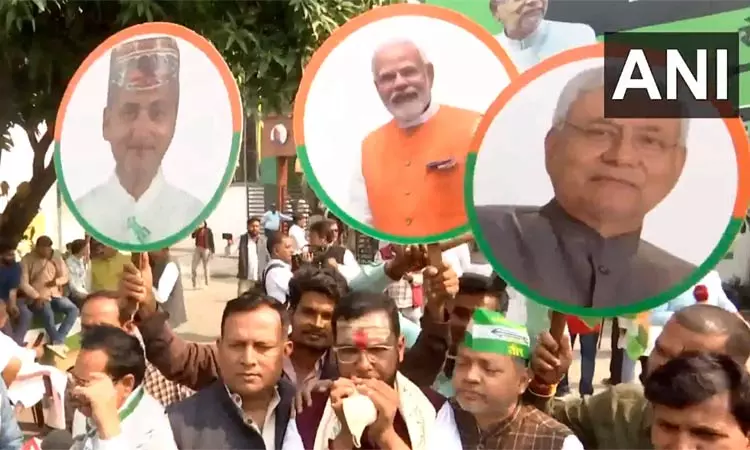 பீகார் சட்டசபை தேர்தல் முடிவுகள்: கொண்டாட்டத்தை... ... பீகாரில் மீண்டும் ஆட்சி அமைக்கும் என்.டி.ஏ. கூட்டணி: தனிப்பெரும் கட்சியாக உருவெடுத்த பாஜக