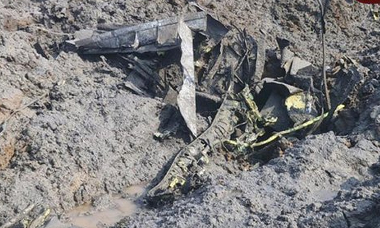 மாமல்லபுரம் அருகே கீழே விழுந்து நொறுங்கிய பயிற்சி விமானம்