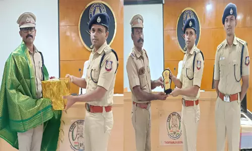 சிறப்பாக பணியாற்றிய டி.எஸ்.பி., 10 போலீஸ் இன்ஸ்பெக்டர்களுக்கு எஸ்.பி. ஆல்பர்ட் ஜான் பாராட்டு