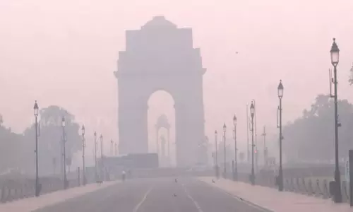 டெல்லியில் காற்று மாசு; சுப்ரீம் கோர்ட்டு கவலை - வழக்கறிஞர்கள் காணொலி மூலம் ஆஜராக அறிவுறுத்தல்