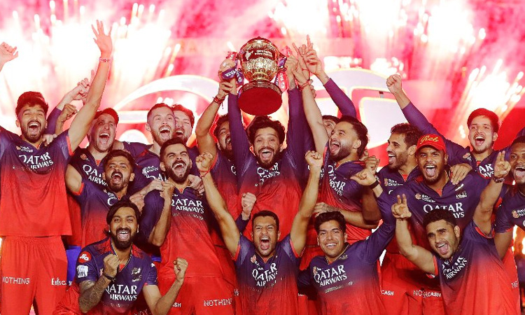 ஐ.பி.எல் 2026: நடப்பு சாம்பியன் ஆர்சிபி தக்கவைத்துள்ள வீரர்களின் முழு விவரம்