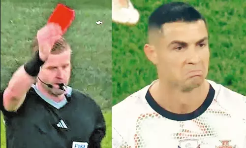 முதல்முறையாக சிவப்பு அட்டை எச்சரிக்கையால் வெளியேற்றப்பட்ட ரொனால்டோ முதல்முறையாக சிவப்பு அட்டை எச்சரிக்கையால் வெளியேற்றப்பட்ட ரொனால்டோ