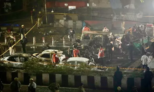 டெல்லி கார் வெடிப்பு வழக்கு; பஞ்சாப்பில் அறுவை சிகிச்சை டாக்டர் கைது