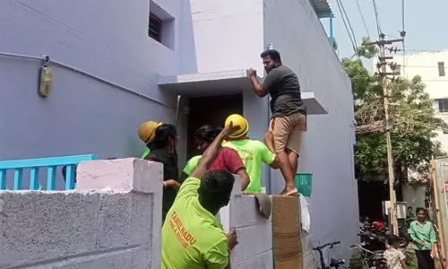 தூத்துக்குடியில் வீட்டு கதவை உள்புறம் பூட்டிக் கொண்ட சிறுவன் மீட்பு