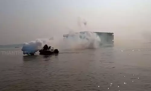 பயங்கரவாத ஊடுருவலை தடுப்பது குறித்து கங்கையில் பாதுகாப்பு படையினர் ஒத்திகை