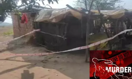 தோட்டத்தில் தம்பதி வெட்டிக்கொலை - அதிர்ச்சி சம்பவம் தோட்டத்தில் தம்பதி வெட்டிக்கொலை - அதிர்ச்சி சம்பவம்