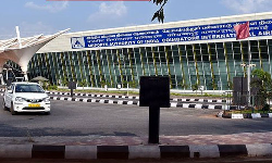 பிரதமர் வருகை - விமான நிலையத்தில் கட்டுப்பாடு பிரதமர் வருகை - விமான நிலையத்தில் கட்டுப்பாடு