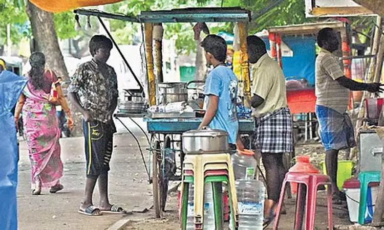 தமிழகத்தில் தள்ளுவண்டி கடைகளும் உரிமம் பெறவேண்டும் - உணவு பாதுகாப்புதுறை உத்தரவு