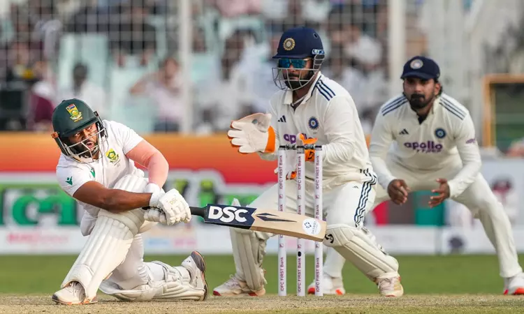 கொல்கத்தா டெஸ்ட்: இந்திய அணிக்கு 124 ரன்கள் இலக்கு நிர்ணயித்த தென் ஆப்பிரிக்கா கொல்கத்தா டெஸ்ட்: இந்திய அணிக்கு 124 ரன்கள் இலக்கு நிர்ணயித்த தென் ஆப்பிரிக்கா