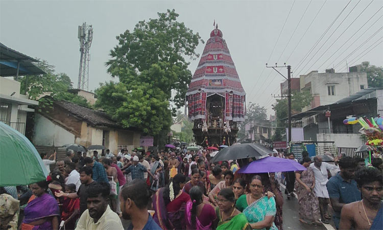 மயிலாடுதுறை காவிரி துலா உற்சவம்..  பரிமள ரெங்கநாதர் கோவிலில் தேரோட்டம்