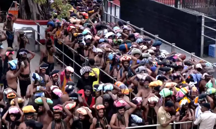 மண்டல, மகர விளக்கு பூஜைக்காக சபரிமலை அய்யப்பன் கோவில் நடை திறப்பு மண்டல, மகர விளக்கு பூஜைக்காக சபரிமலை அய்யப்பன் கோவில் நடை திறப்பு