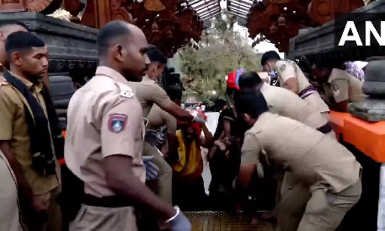 மண்டல, மகர விளக்கு பூஜைக்காக சபரிமலை அய்யப்பன் கோவில் நடை திறப்பு மண்டல, மகர விளக்கு பூஜைக்காக சபரிமலை அய்யப்பன் கோவில் நடை திறப்பு