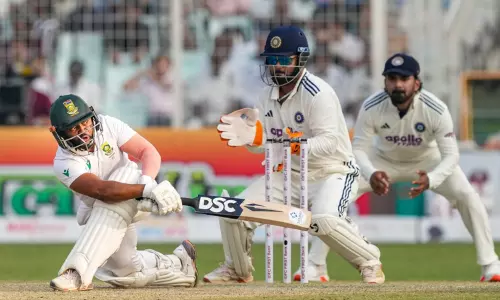 கொல்கத்தா டெஸ்ட்: இந்திய அணிக்கு 124 ரன்கள் இலக்கு நிர்ணயித்த தென் ஆப்பிரிக்கா கொல்கத்தா டெஸ்ட்: இந்திய அணிக்கு 124 ரன்கள் இலக்கு நிர்ணயித்த தென் ஆப்பிரிக்கா