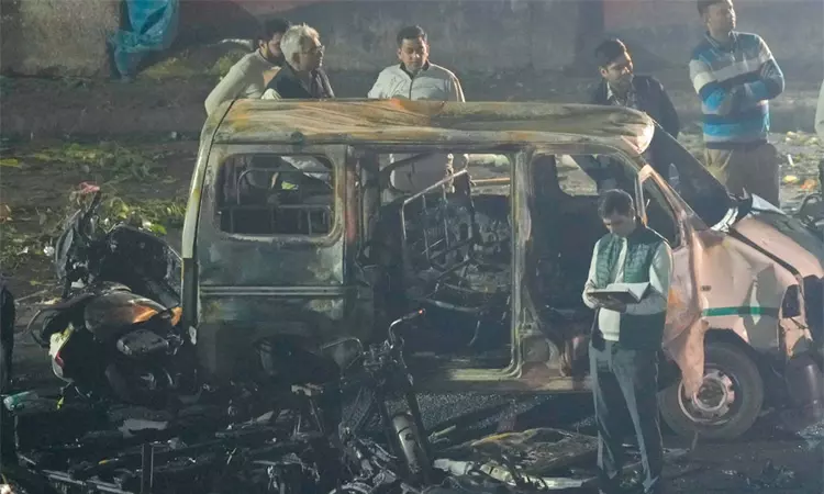 டெல்லி கார் வெடிப்பு: பலி எண்ணிக்கை 15 ஆக  உயர்வு