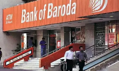 டிகிரி முடிச்சிருக்கீங்களா?: பேங்க் ஆப் பரோடாவில் வேலை.. 2,700 பணியிடங்கள் டிகிரி முடிச்சிருக்கீங்களா?: பேங்க் ஆப் பரோடாவில் வேலை.. 2,700 பணியிடங்கள்