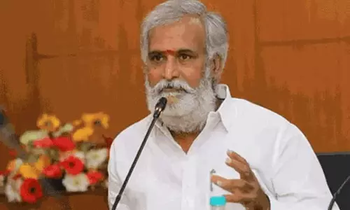 சபரிமலை செல்லும் பக்தர்களுக்கு உதவ 24 மணி நேரமும் இயங்கும் தகவல் மையங்கள் - அமைச்சர் சேகர்பாபு அறிவிப்பு