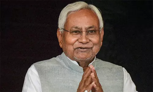 பீகார் முதல்  மந்திரி பதவியை ராஜினாமா செய்தார் நிதீஷ் குமார்