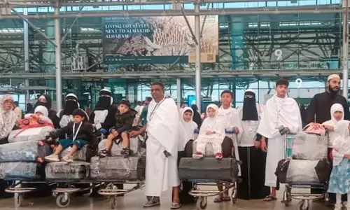 சவுதி அரேபியா சாலை விபத்தில் ஒரே குடும்பத்தை சேர்ந்த 18 பேர் பலி சவுதி அரேபியா சாலை விபத்தில் ஒரே குடும்பத்தை சேர்ந்த 18 பேர் பலி