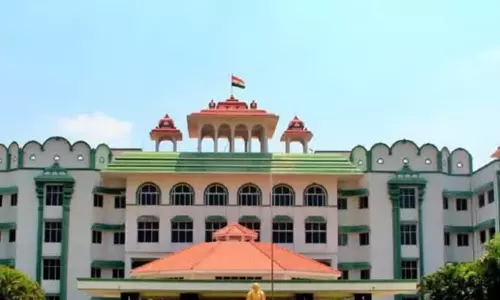 திருமணத்திற்கு முந்தைய நெருக்கம் தற்போது சர்வ சாதாரணமாக உள்ளது:  ஐகோர்ட்டு கருத்து